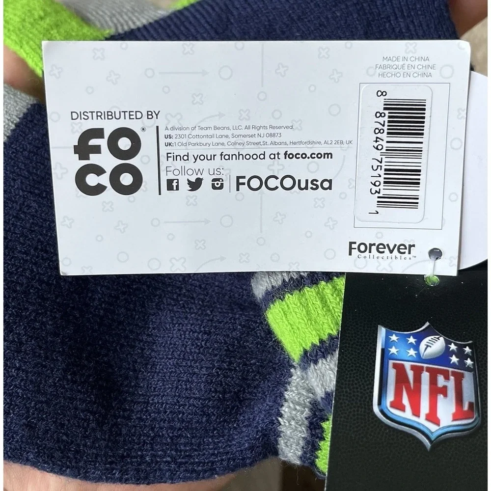 Seattle Seahawks OTS Pullover Mens L Blue 1/4 Zip Long Sleeve Sweater And Gloves